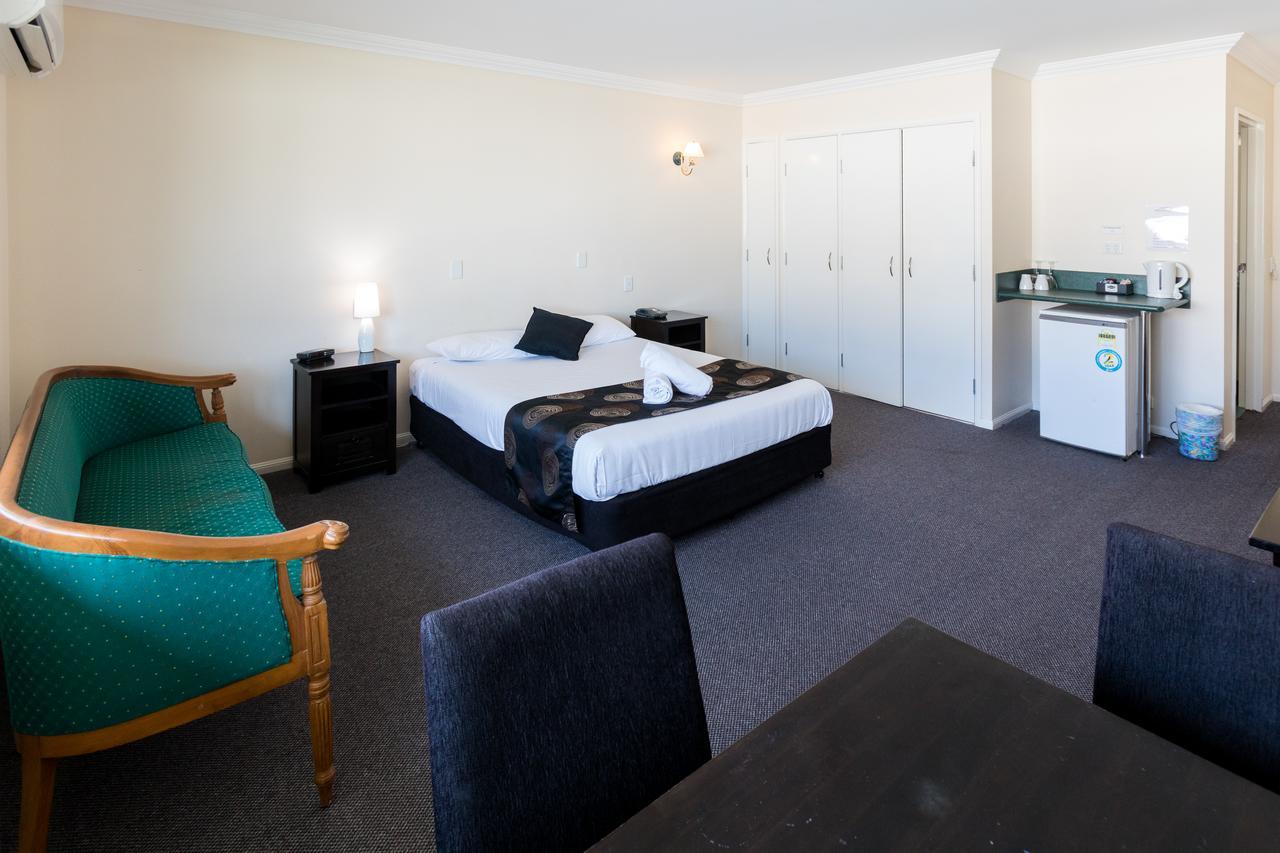 Comfort Hotel Pacific Кливланд Екстериор снимка