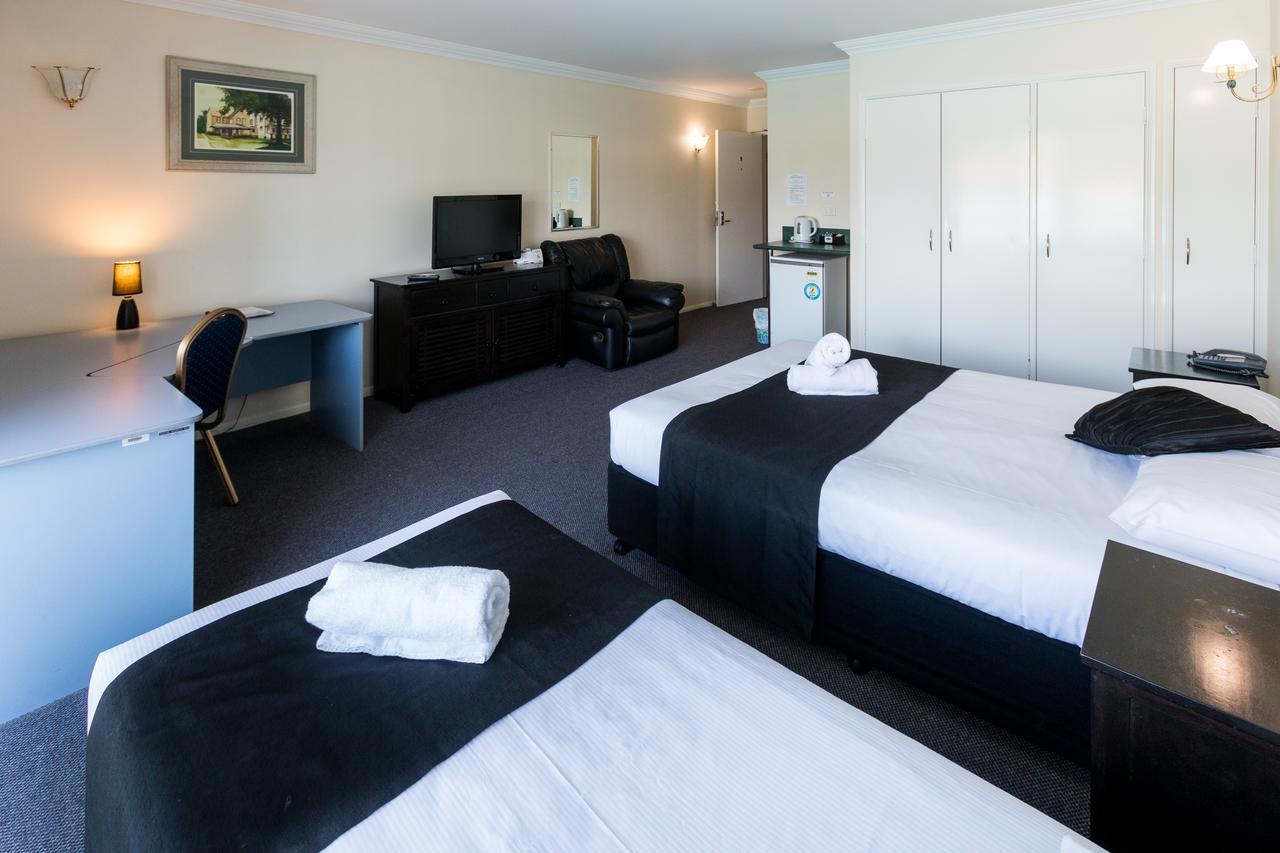 Comfort Hotel Pacific Кливланд Екстериор снимка