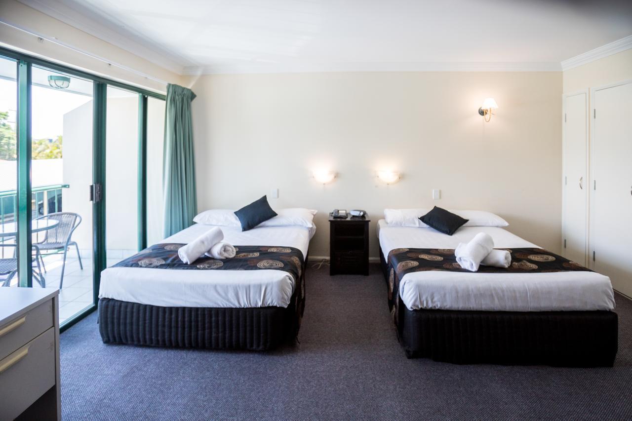 Comfort Hotel Pacific Кливланд Екстериор снимка
